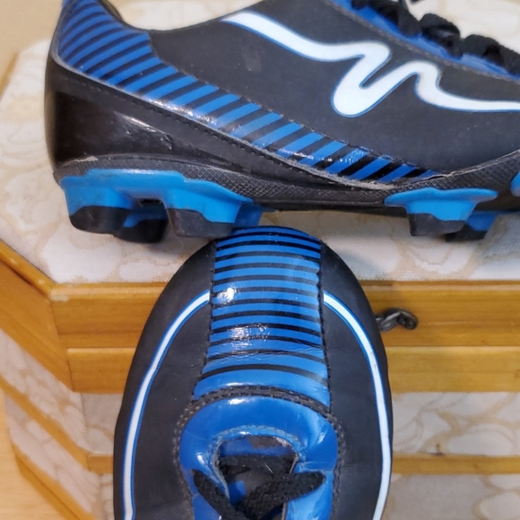 Mitre Cleats - Picture 6 of 6